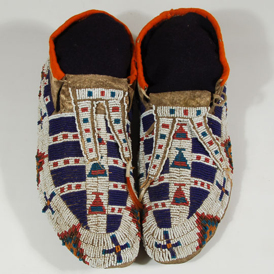 sioux beaded moccasins