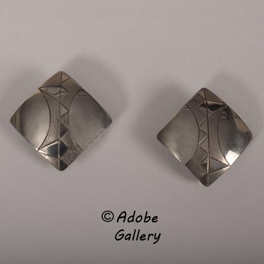 C4896D-earrings.jpg