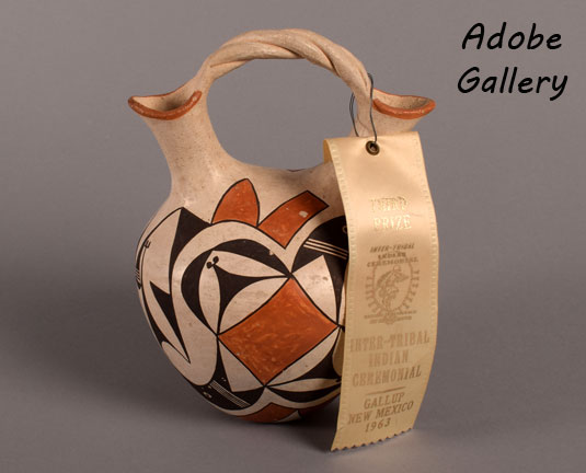 Alternate view of this Acoma pottery wedding vase.