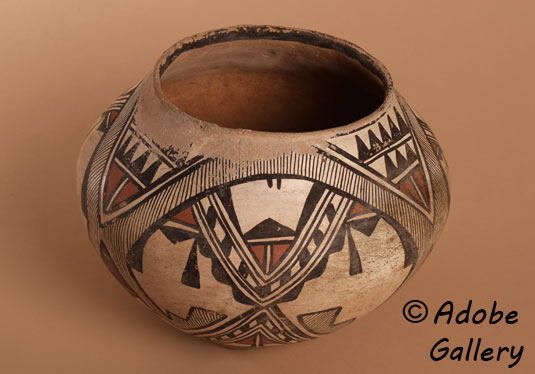 Alternate view of this Zuni pottery jar.