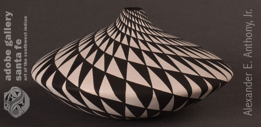Alternate side view of this Acoma Seed Jar.