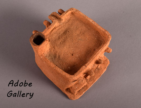 Alternate top view of this pottery house.
