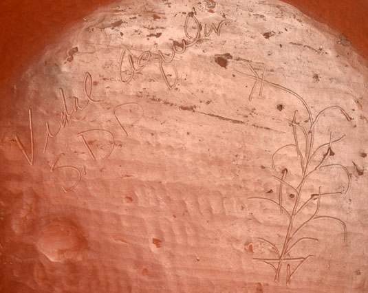 Artist signature of Vidal Aguilar, Kewa Pueblo Potter