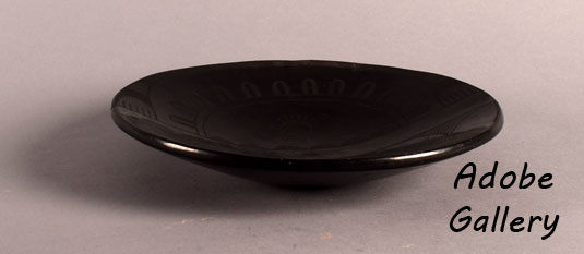 Alternate side view of this plate.