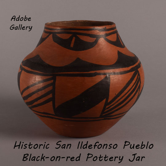 Alternate view of this pottery vessel.
