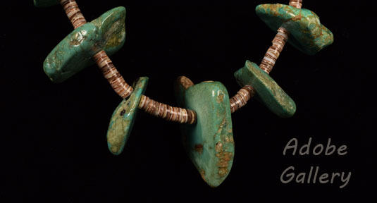 Close up view of the turquoise and shell.