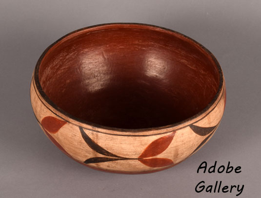 Alternate view of this bowl.