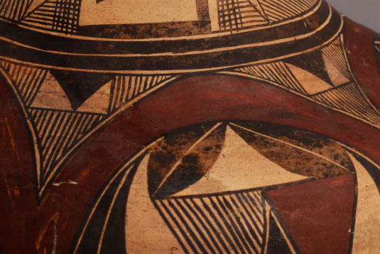 Alternate close-up view of the side panes designs.