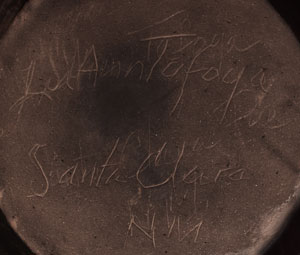 Artist Signature of LuAnn Tafoya, Santa Clara Pueblo Potter