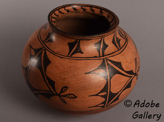 Alternate view of this pottery jar.