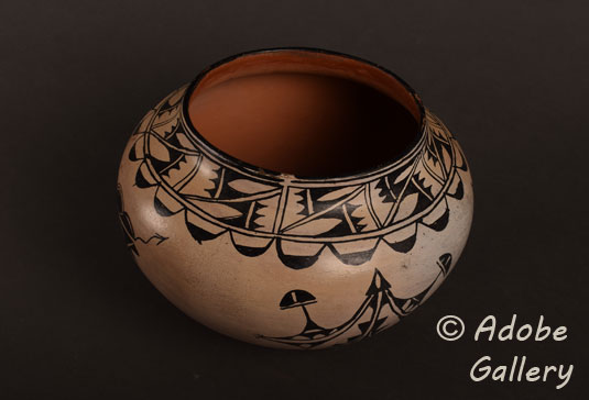 Alternate view of this historic Cochiti Pueblo jar.