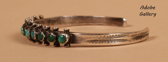 Alternate side view of this bracelet.