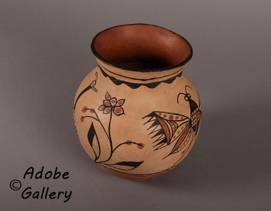 Alternate view of this pottery jar.