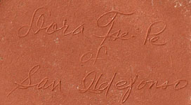 Artist signature of Dora Tse-Pé, San Ildefonso Pueblo Potter