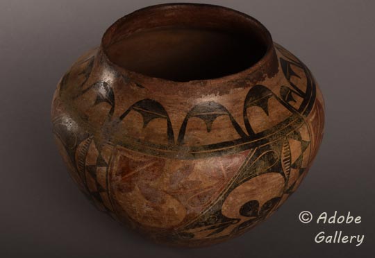 Another view of this historic Zia pottery jar.
