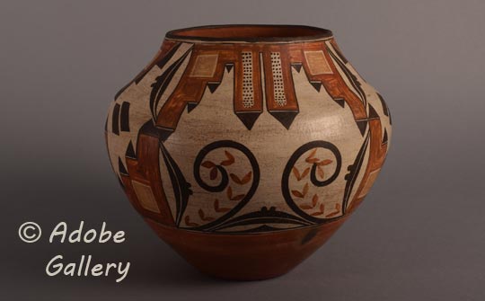 Alternate side view of this Zia Pueblo water jar.