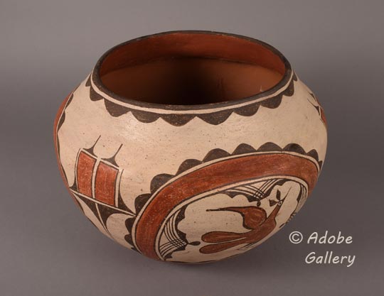 Alternate view of this Zia Pueblo storage jar.
