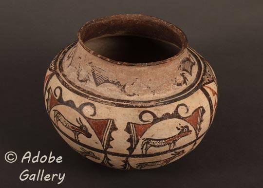 Alternate view of this pottery vessel.