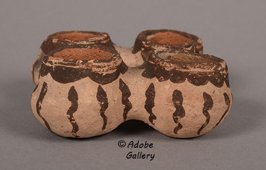Alternate view of this pottery vessel.