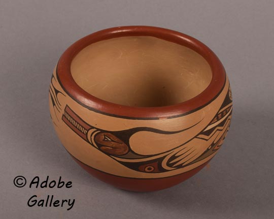 Alternate view of this pottery vessel.