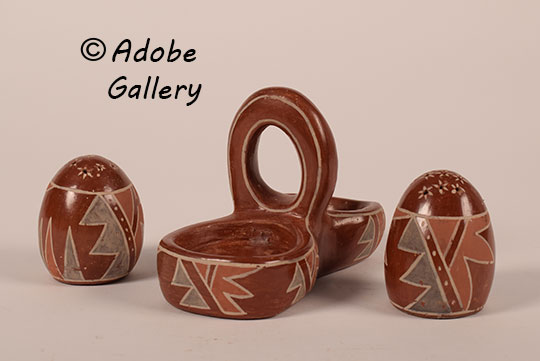 Alternate view of this pottery vessel. Alternate view of this pottery vessel.