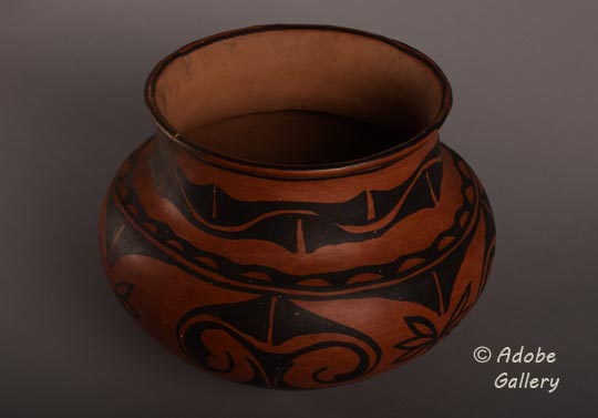 Alternate view of this Pueblo pottery water jar.