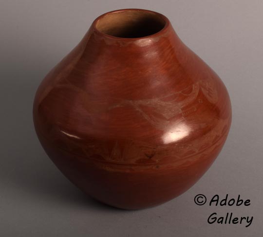 Alternate view of this pottery vessel.