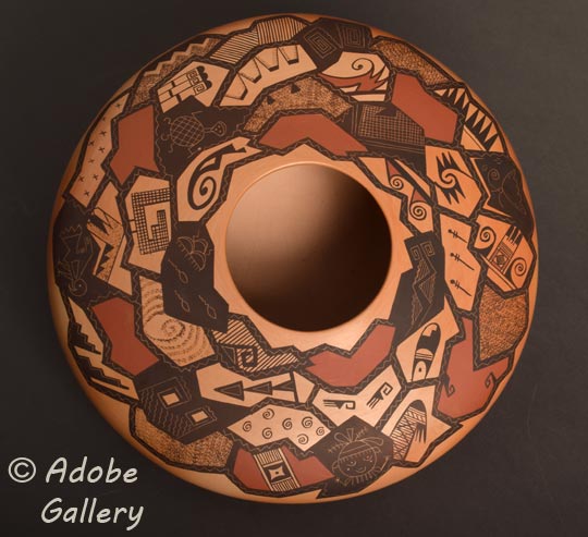 Alternate view of this pottery vessel.