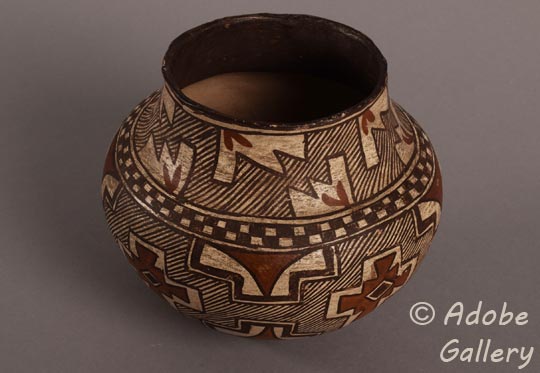 Alternate view of this Laguna Pueblo small jar.