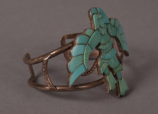 Alternate side view of this bracelet.