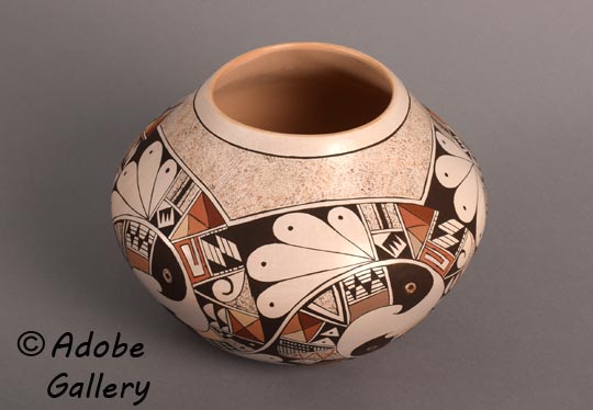 Alternate view of this pottery vessel.