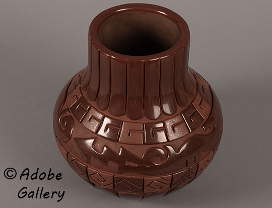 Alternate view of this pottery vessel.