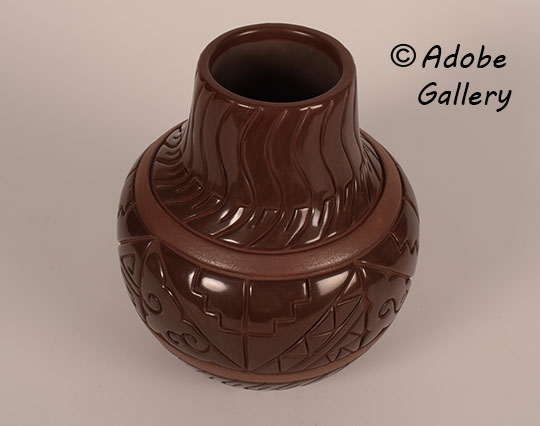 Alternate view of this pottery vessel. Alternate view of this pottery vessel.