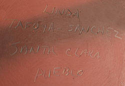 Santa Clara Pueblo artista signatura of Linda Tafoya Sanchez (1962) Kha'p'oo Owinge