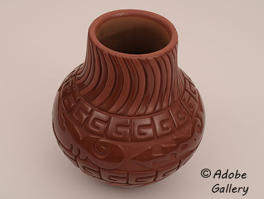 Alternate view of this pottery vessel. Alternate view of this pottery vessel.
