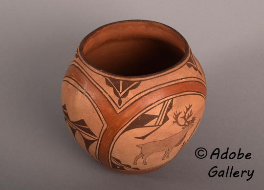 Alternate view of this pottery vessel.