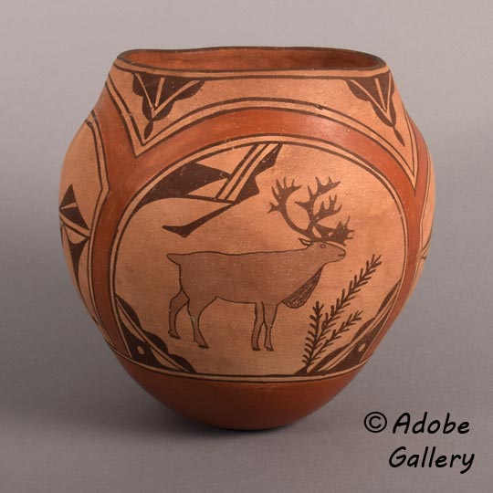 Alternate view of this pottery vessel. Alternate view of this pottery vessel.