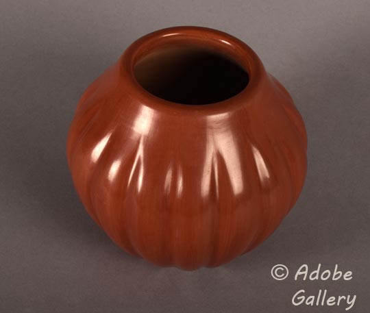 Alternate view of this pottery vessel.