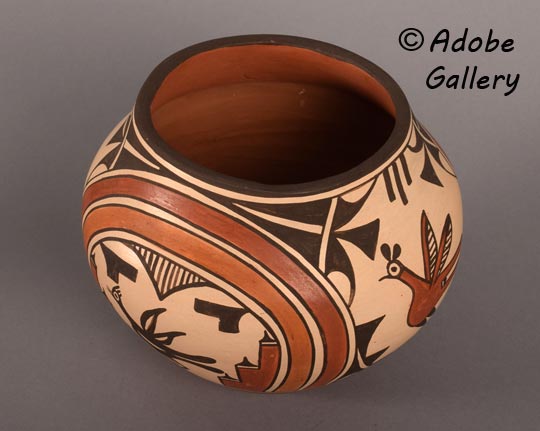 Alternate view of this pottery vessel.