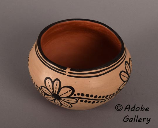 Alternate view of this pottery bowl.