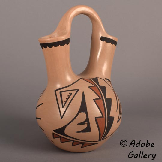 Another view of this weeding vase. Another view of this weeding vase.