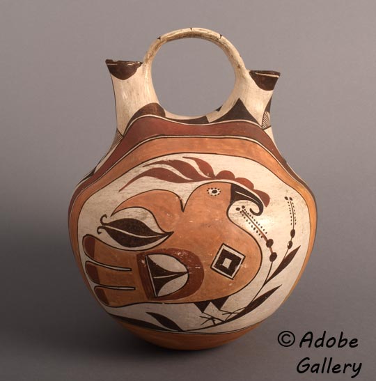 Alternate view of this pottery vessel.