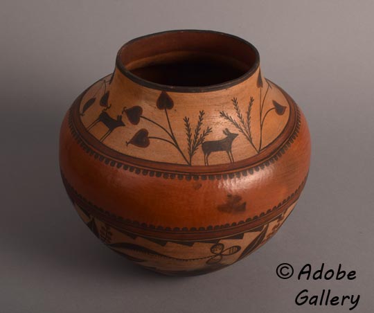 Alternate view of this pottery vessel.