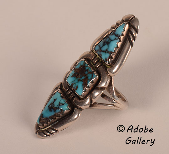 Side view of this ring.