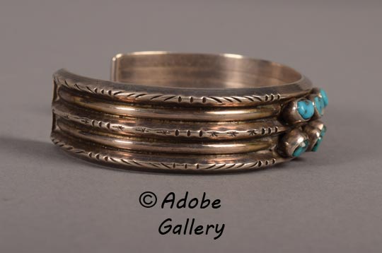 Alternate side view of this bracelet.