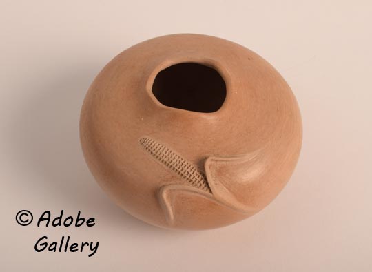 Alternate view of this pottery vessel.