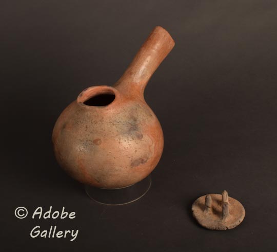 Alternate view of this pottery vessel.