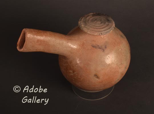 Alternate view of this pottery vessel.