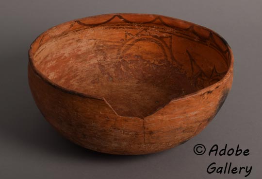 Alternate view of this pottery vessel.