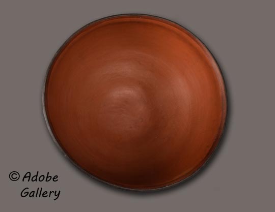 Alternate view of this pottery vessel.